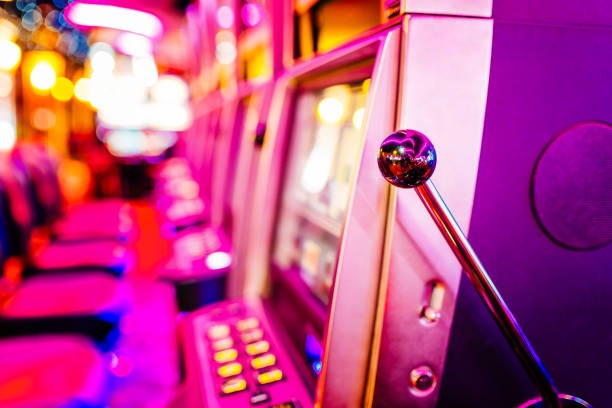 slotapk mobile app home screen showing slot games and live casino options